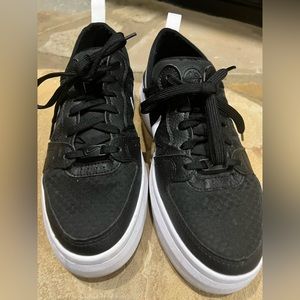 Womens 7 platform nike